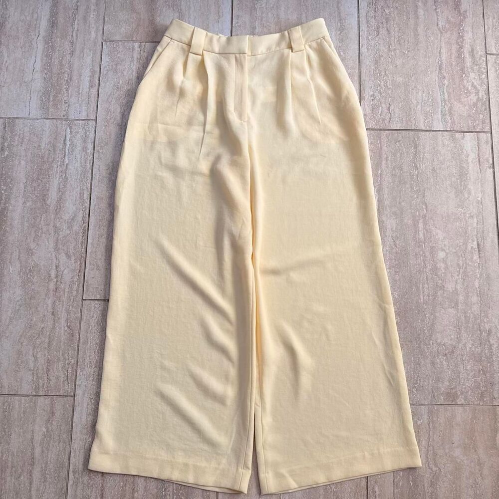 Express Butter Yellow Pleated Wide Leg Pants High Waisted Cream Trousers NWT 8S